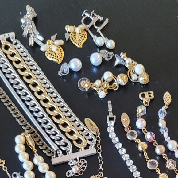 Vintage Jewelry Lot - Picture 7 of 10